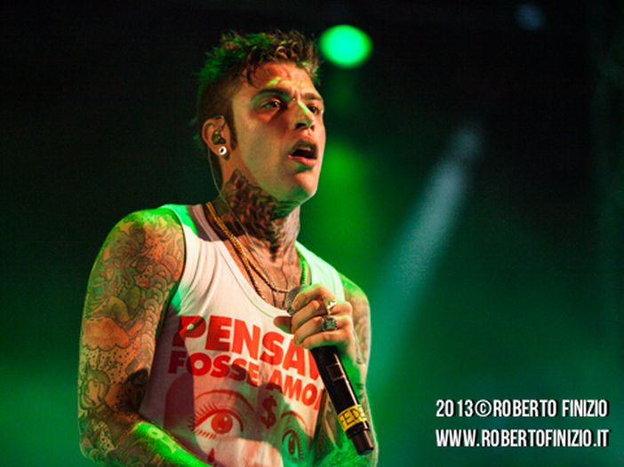 Fedez e la polemica con Marracash. Gu&eacute; Pequeno: &#039;Ma vai a cagare!&#039; - VIDEO 