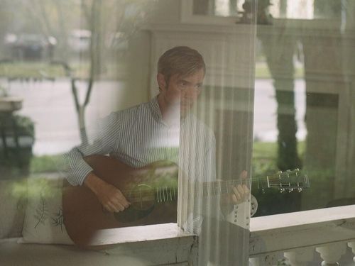 Molti concerti di Bill Callahan si terranno nei negozi di dischi