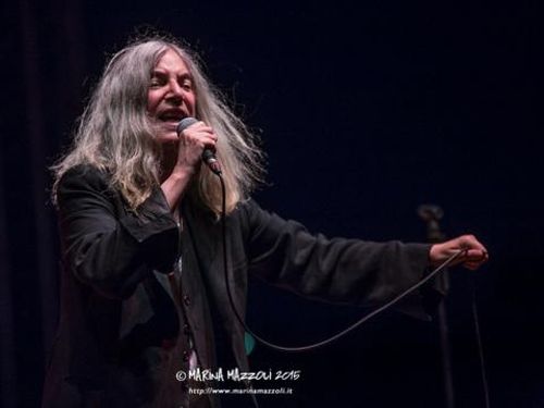Patti Smith lascia la Arista: ‘Senza Clive Davis, non rimango’