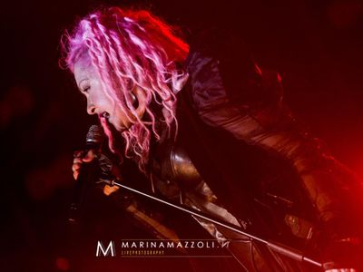 Cyndi Lauper, 30 anni fa il debutto. Album con rarità e live