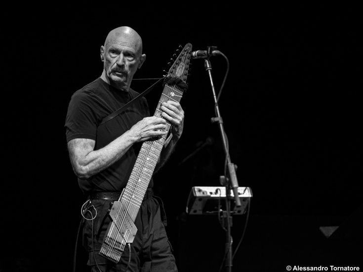 Tony Levin: un disco solista e un tour con i musicisti di Peter Gabriel