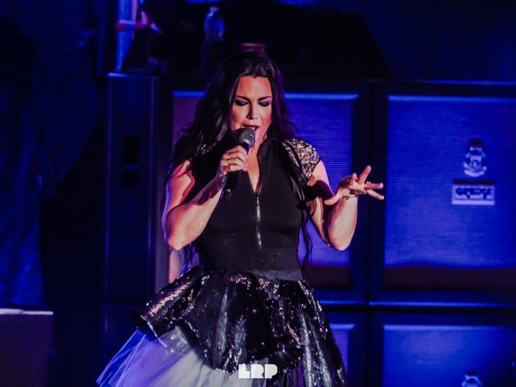 Polemica tra Evanescence e Cold: ‘Drogati’. Poi le scuse