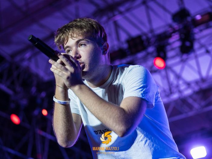 Chi è Alfa, il rapper di 'Cin cin' Chi è Alfa, il rapper di 'Cin cin'