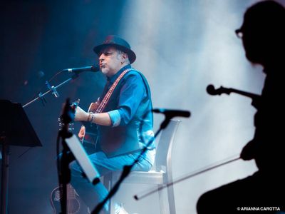 Sanremo 2011, Van De Sfroos porta il dialetto all&apos;Ariston