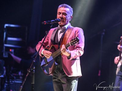 Pupo irrompe a un concerto di Morandi per restituirgli 100 mila euro