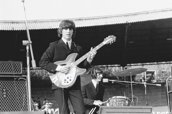 https://images.rockol.it/yvmlt_8FX1wgYVHK9G8fGTDfOlM=/700x0/smart/rockol-img/img/foto/upload/beatles-180-6a-credit-maria-vittoria-backhaus.jpg