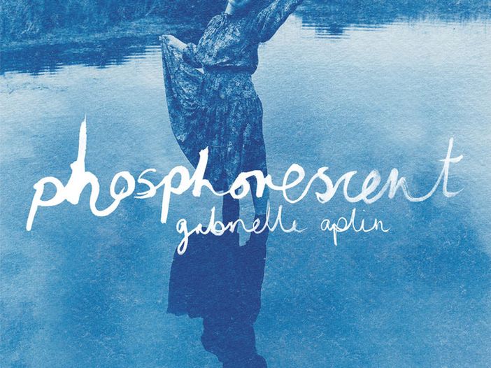 Dal numero 1 in UK via Springsteen e Mitchell, debutta Gabrielle Aplin Dal numero 1 in UK via Springsteen e Mitchell, debutta Gabrielle Aplin