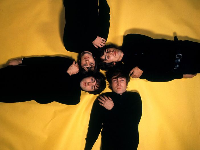 Beatles: 60 anni fa vennero decorati dalla Regina con l'MBE Beatles: 60 anni fa vennero decorati dalla Regina con l'MBE