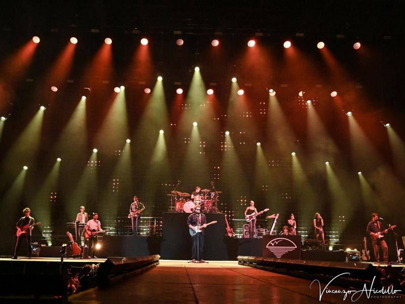 6 dicembre 2023 - PalaAlpitour - Torino - Tommaso Paradiso in concerto 6 dicembre 2023 - PalaAlpitour - Torino - Tommaso Paradiso in concerto