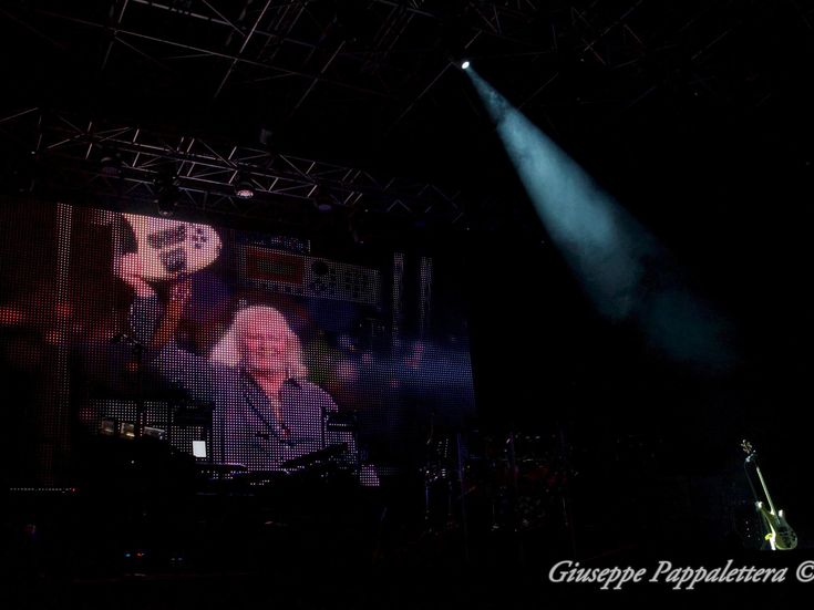 Yes: improvvisamente annullato il tour per i 40 anni di attività