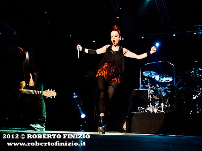 Shirley dei Garbage: &laquo;Noi rosse, condannate a truccarci&raquo;