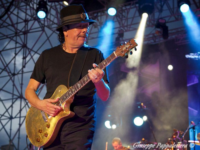 Santana premiato come artista dell'anno Santana premiato come artista dell'anno